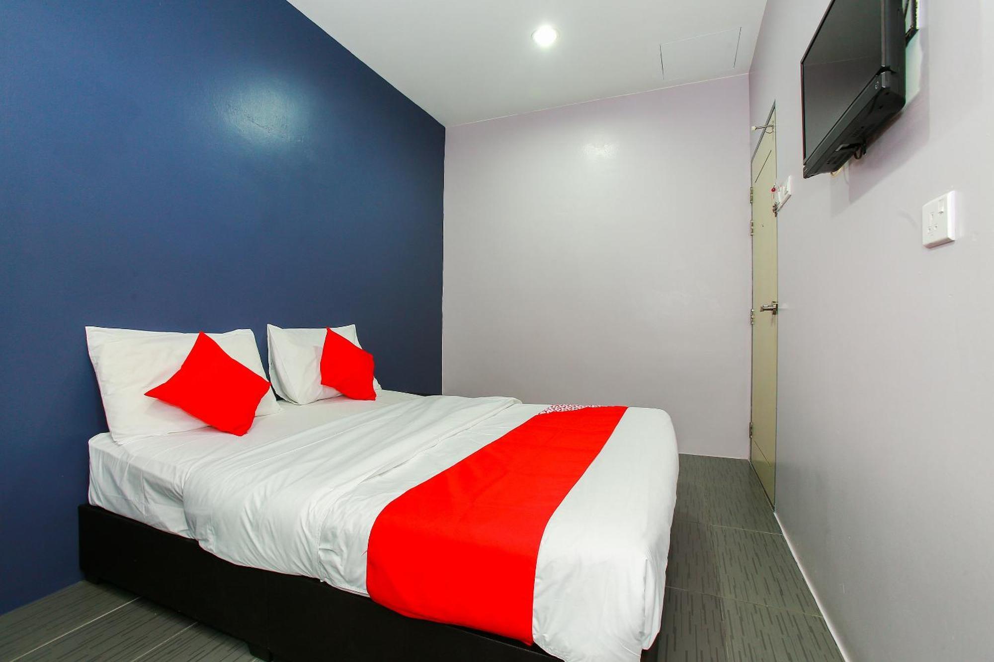 Oyo 89332 De Hotel Teluk Intan Exteriör bild