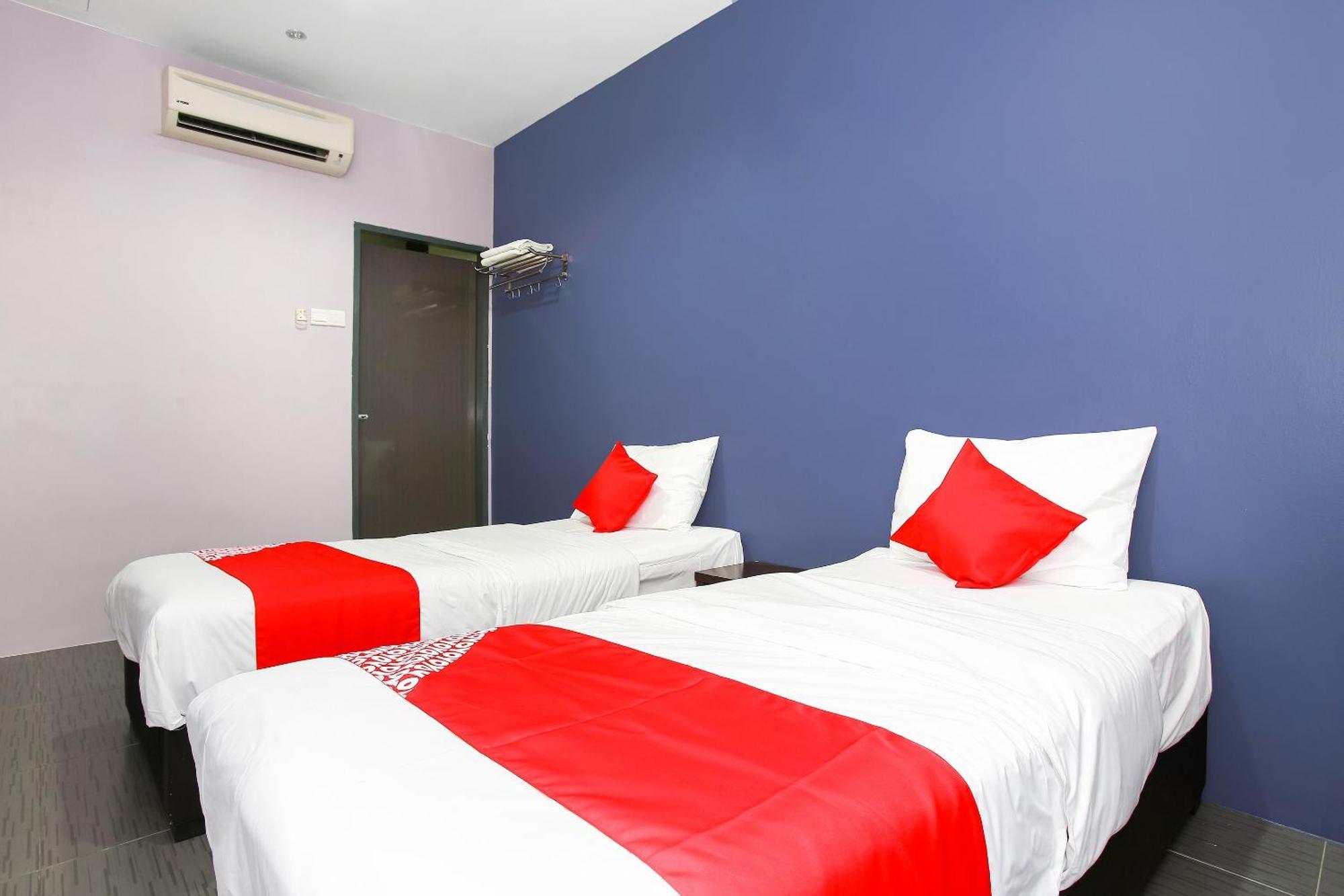 Oyo 89332 De Hotel Teluk Intan Exteriör bild